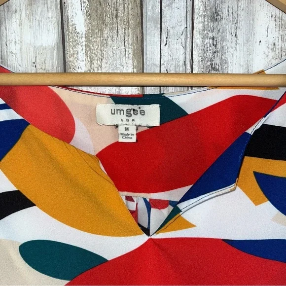 Umgee Abstract V Neck Blouse - Picture 5 of 5